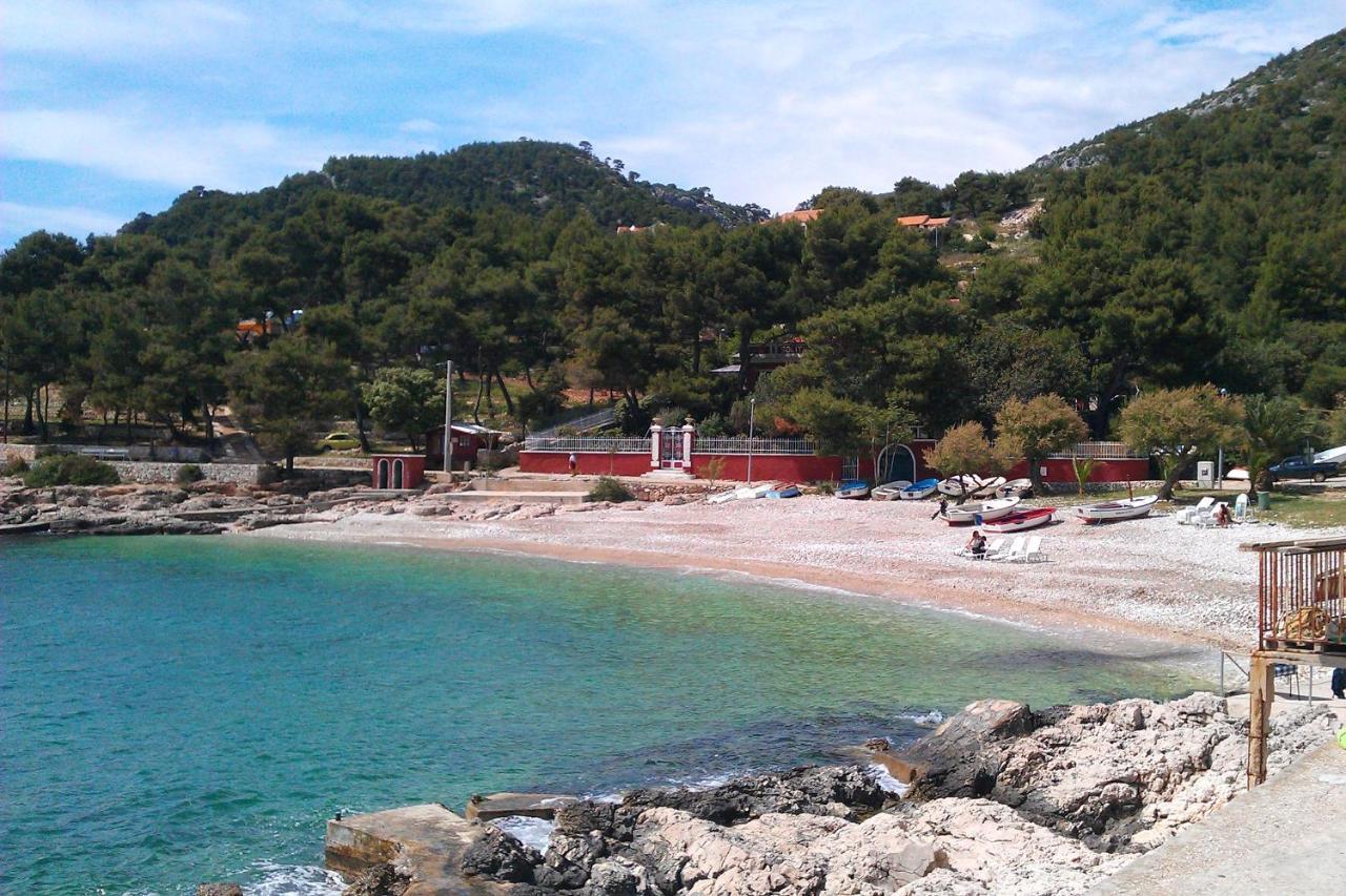 Apartments By The Sea Milna, Hvar - 12244 Экстерьер фото