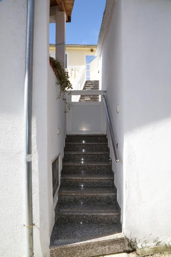 Apartments By The Sea Milna, Hvar - 12244 Экстерьер фото