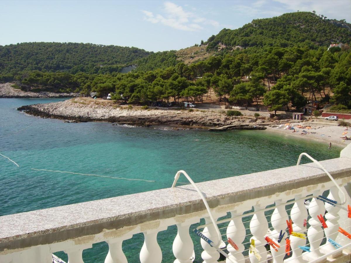 Apartments By The Sea Milna, Hvar - 12244 Экстерьер фото