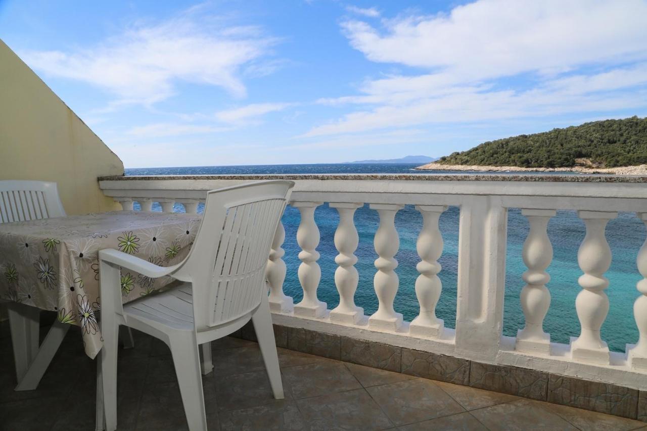 Apartments By The Sea Milna, Hvar - 12244 Экстерьер фото
